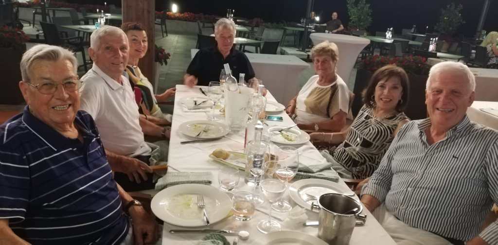 “Metti una sera a cena” con l’Anps di Peschiera del Garda. All’incontro conviviale di venerdi 20 giugno 2025 serenità e progetti per la riapertura di settembre